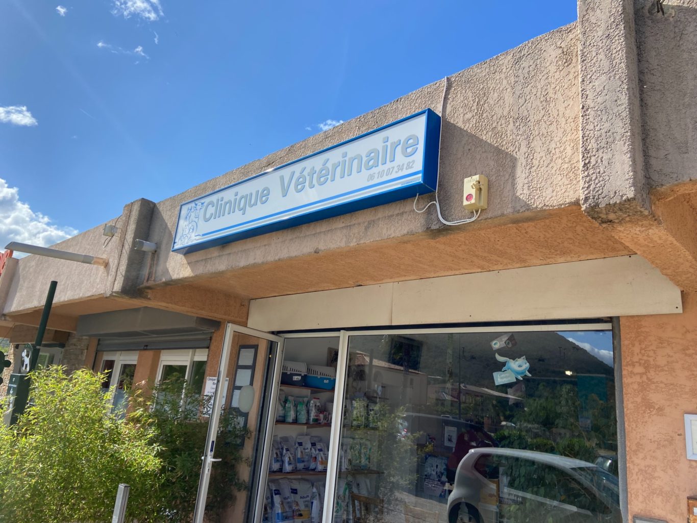 Veterinary practice in Sagone 7 km